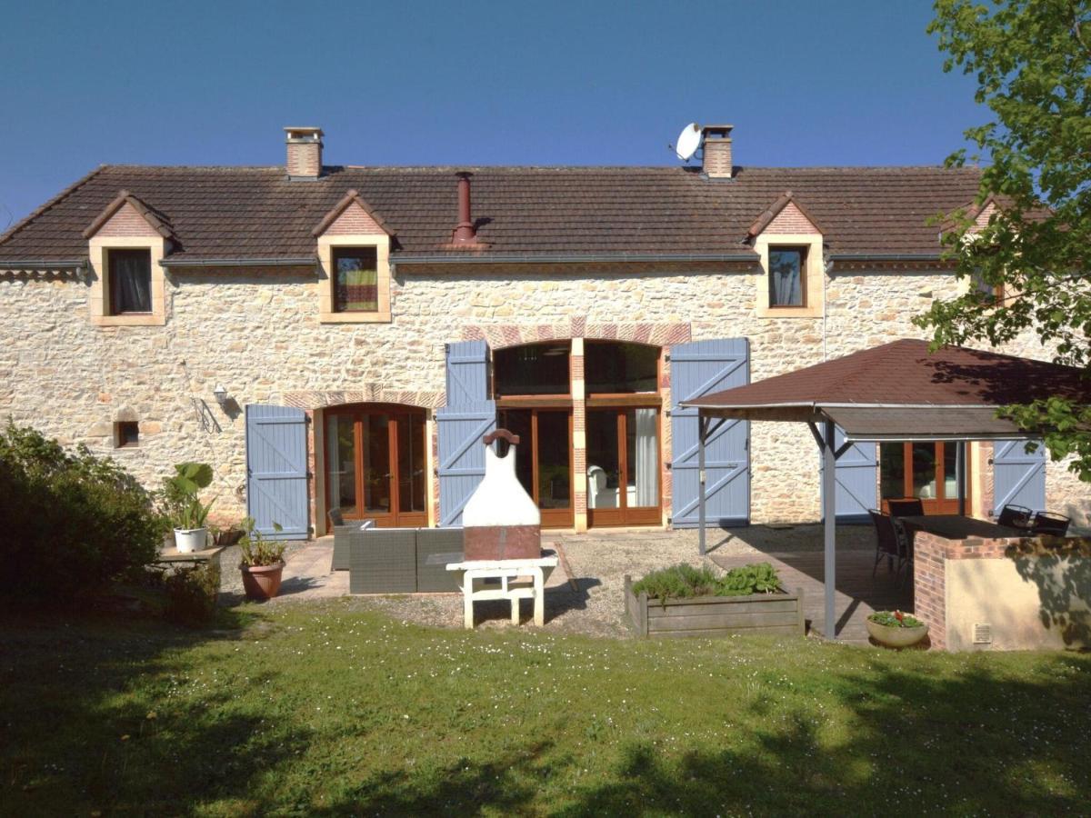 Charming Holiday Home With Pool Lavercantière Екстериор снимка