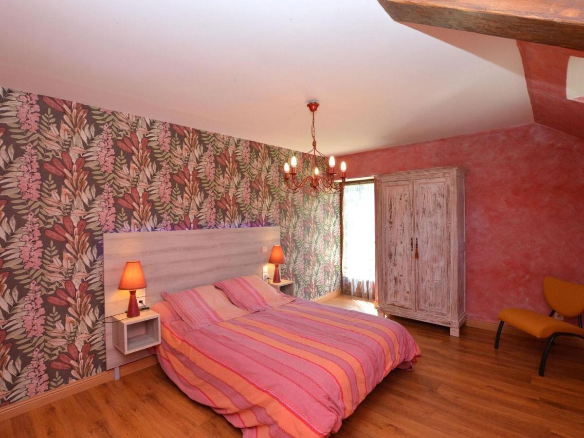 Charming Holiday Home With Pool Lavercantière Екстериор снимка