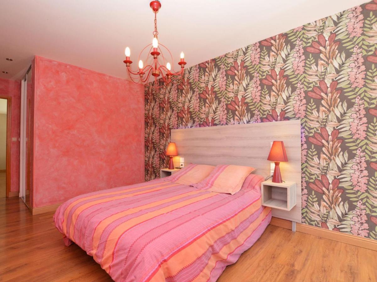 Charming Holiday Home With Pool Lavercantière Екстериор снимка