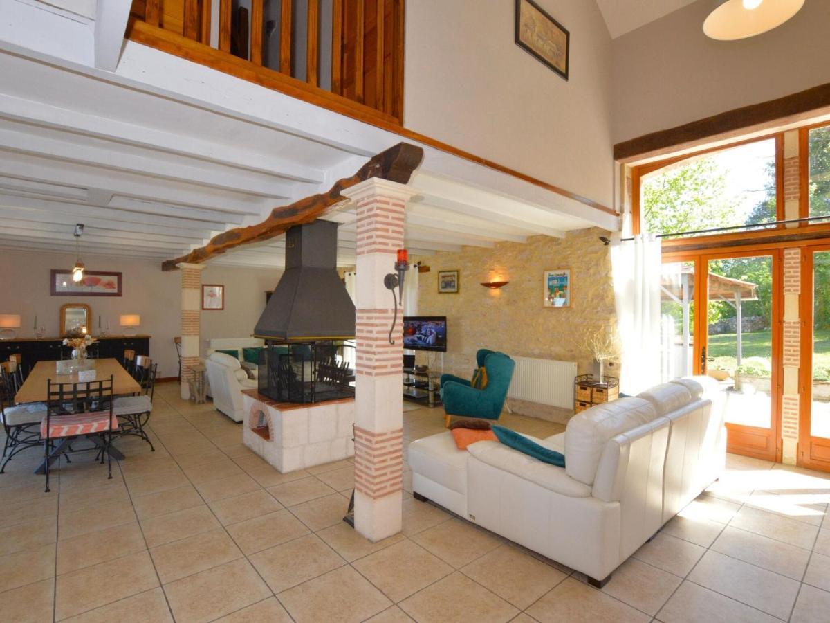 Charming Holiday Home With Pool Lavercantière Екстериор снимка